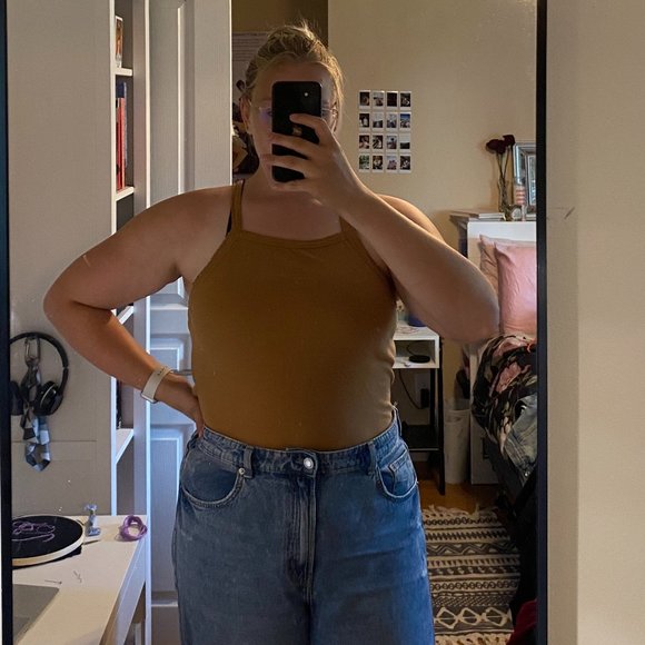 Scalloped hemmed body suit - Picture 2 of 2